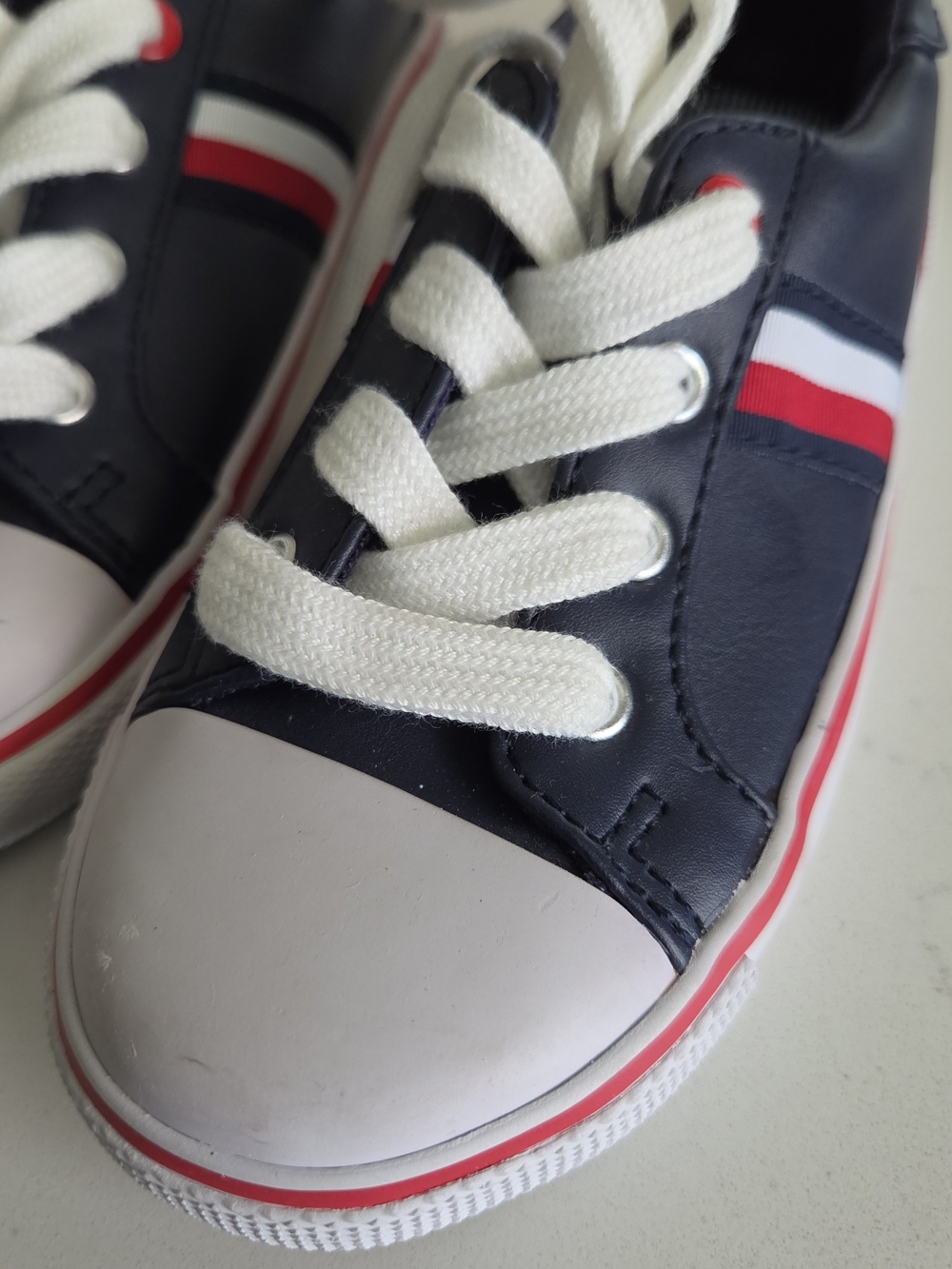 Tommy Hilfiger Kids Navy Low-Top Sneakers with Red Accent